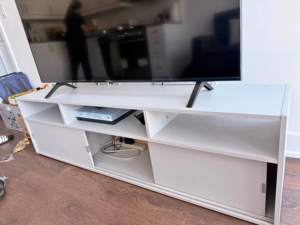TV Bench