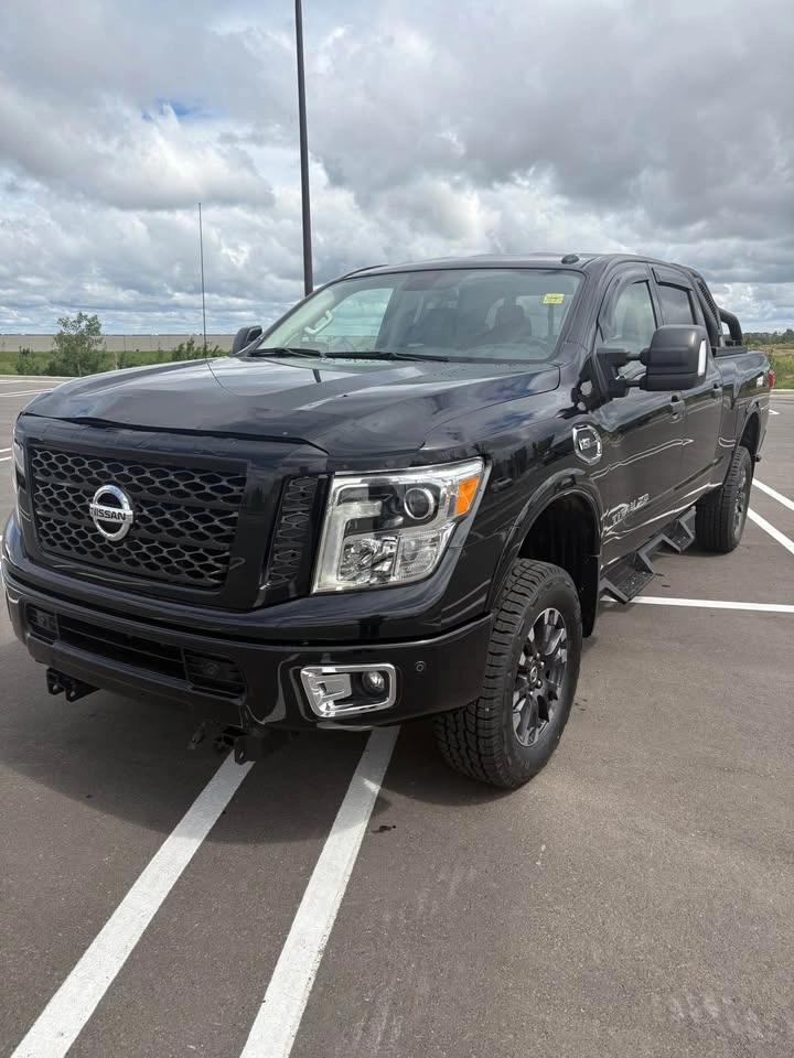 2018 Nissan TITAN XD Crew Cab