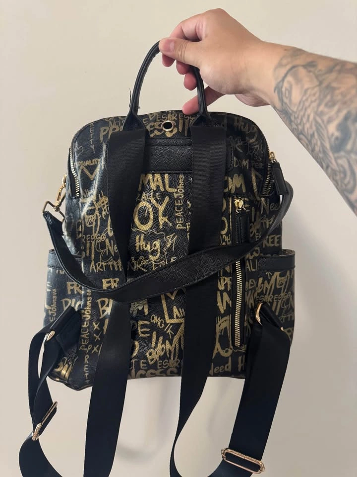 BEE STRIP ACCENT GRAFFITI Fashion Backpack - photo 2