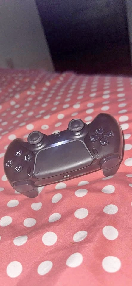 Black PlayStation controller