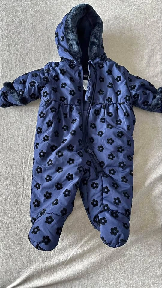 snowsuit 3-6 M