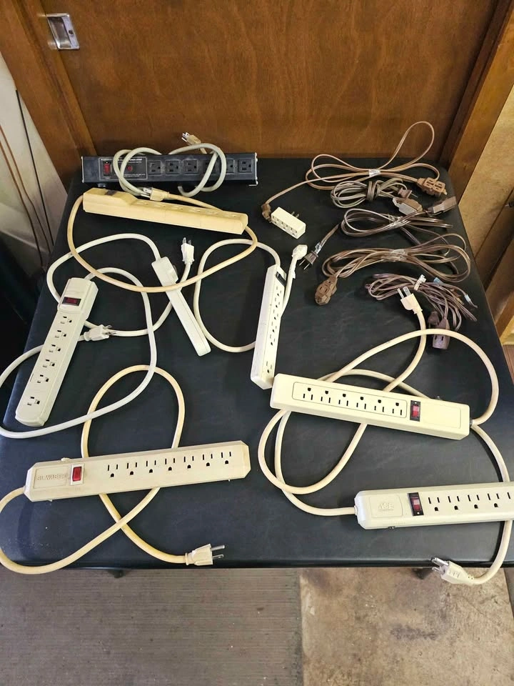 8x Power Strips, other electrical extensions and plugs lot
