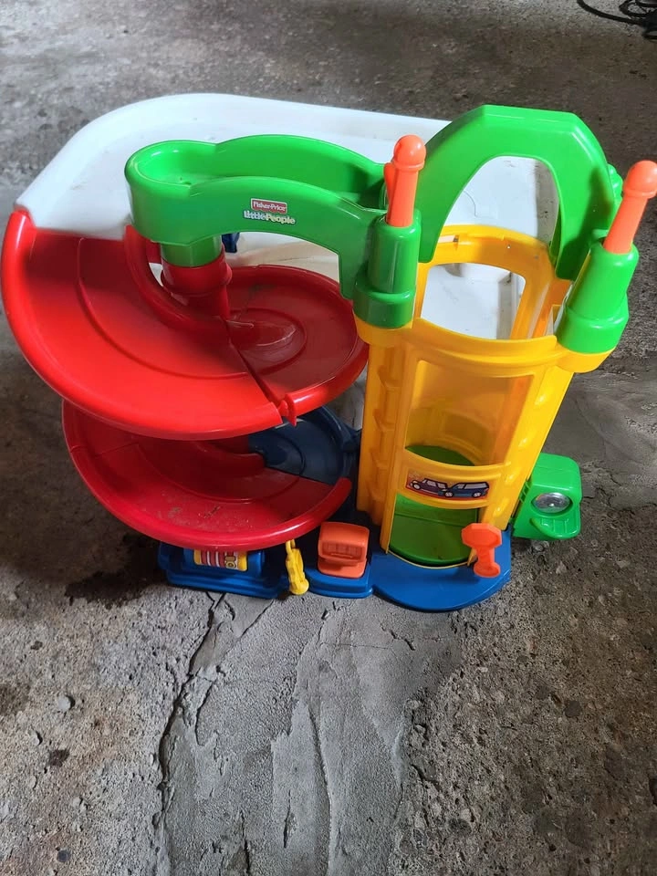 Spiderman rain boots + toys - photo 4