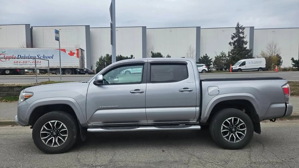 2018 Toyota Tacoma Limited, Excellent condition - photo 2