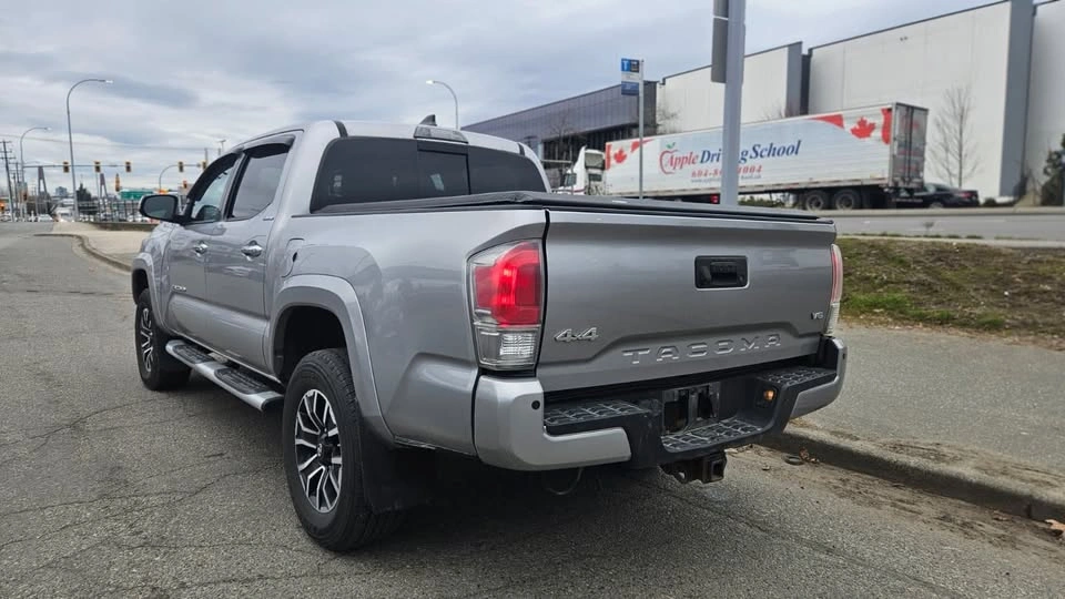 2018 Toyota Tacoma Limited, Excellent condition - photo 3