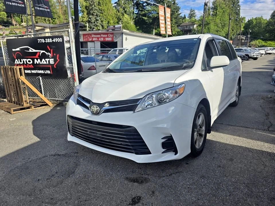 2019 Toyota Sienna LE, 8 Passenger