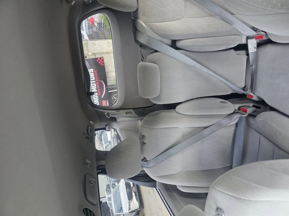 2019 Toyota Sienna LE, 8 Passenger - photo 3