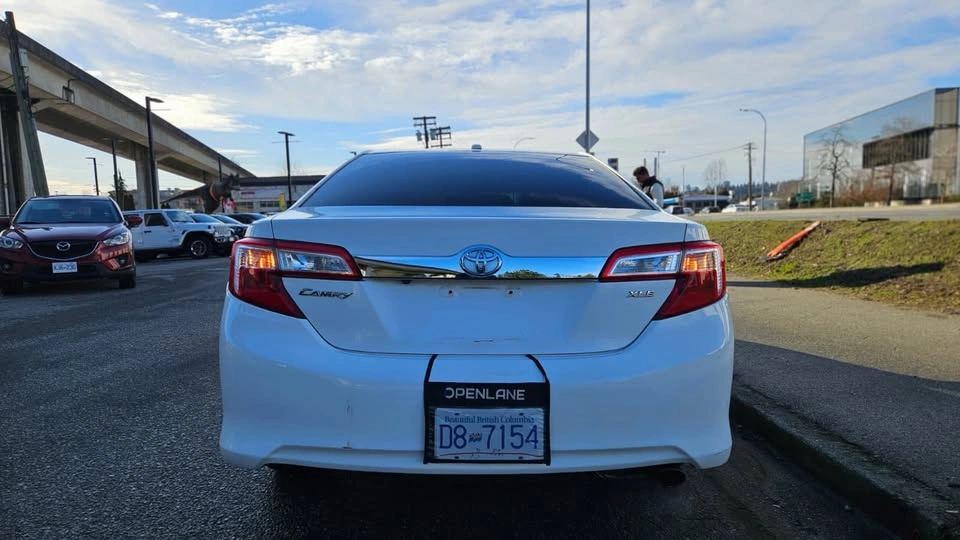 2013 Toyota Camry XLE, Excellent condition - photo 4