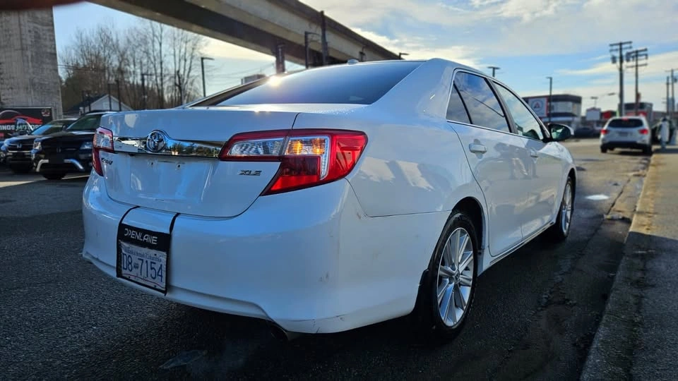 2013 Toyota Camry XLE, Excellent condition - photo 5