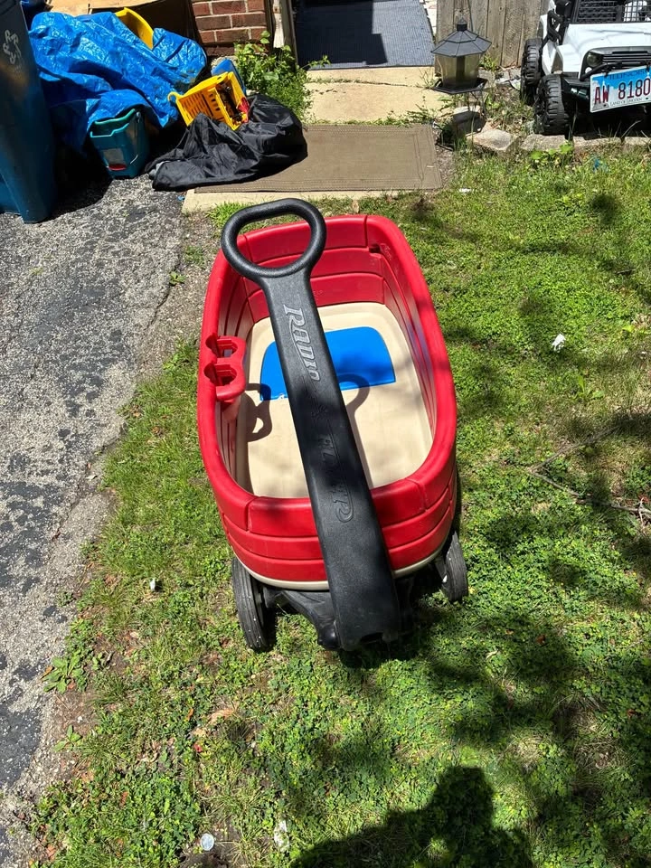 Radio Flyer Red Wagon - photo 2