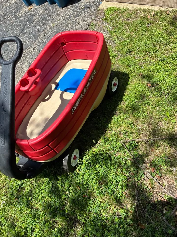Radio Flyer Red Wagon - photo 3
