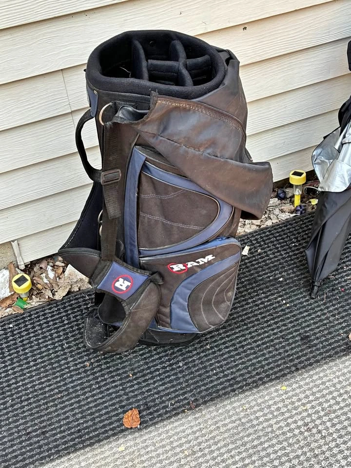 Ram standing golf bag