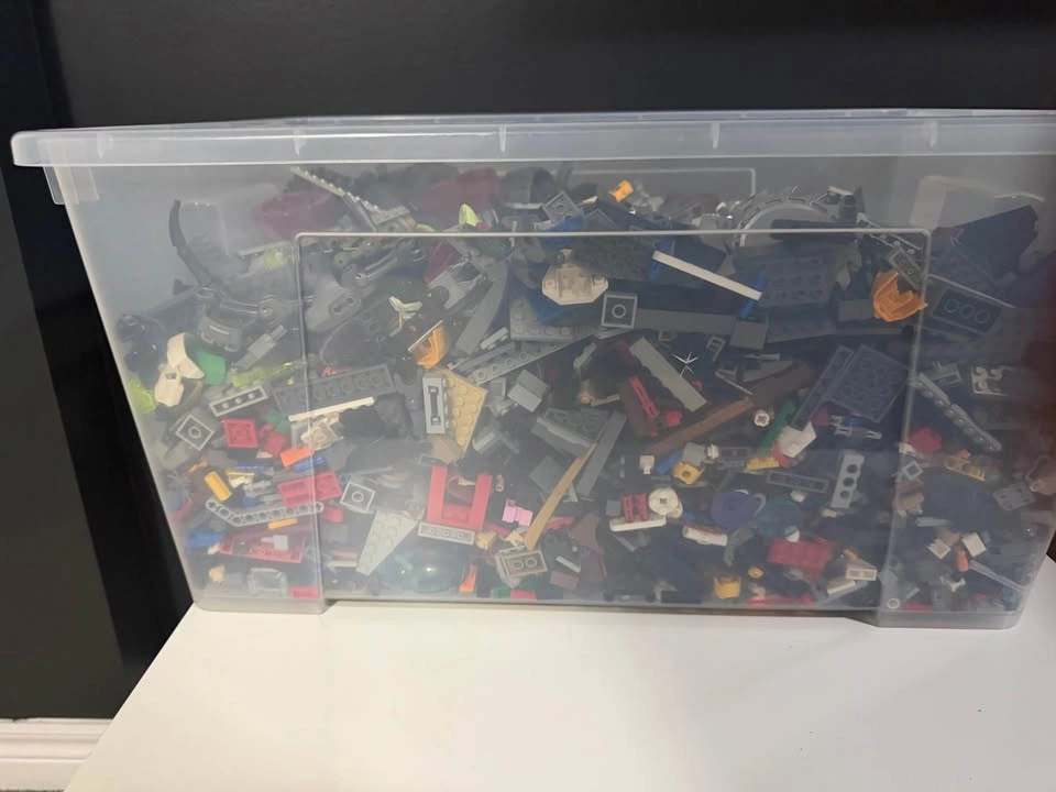 LEGO Bulk Lot 25lb + 49 Minifigures - photo 4