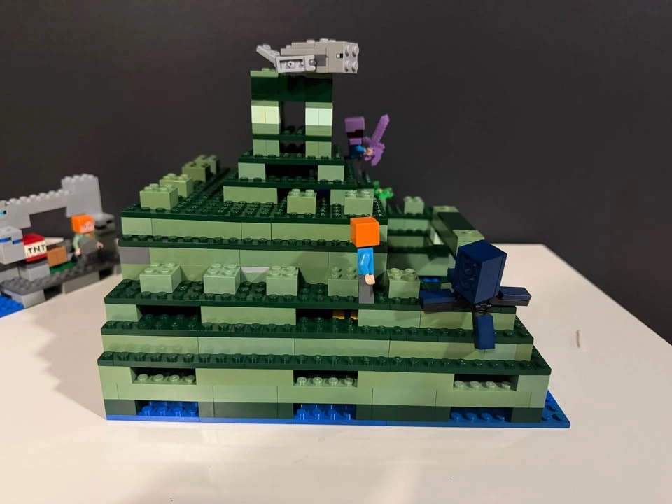 Lego Minecraft Ocean Monument - photo 4