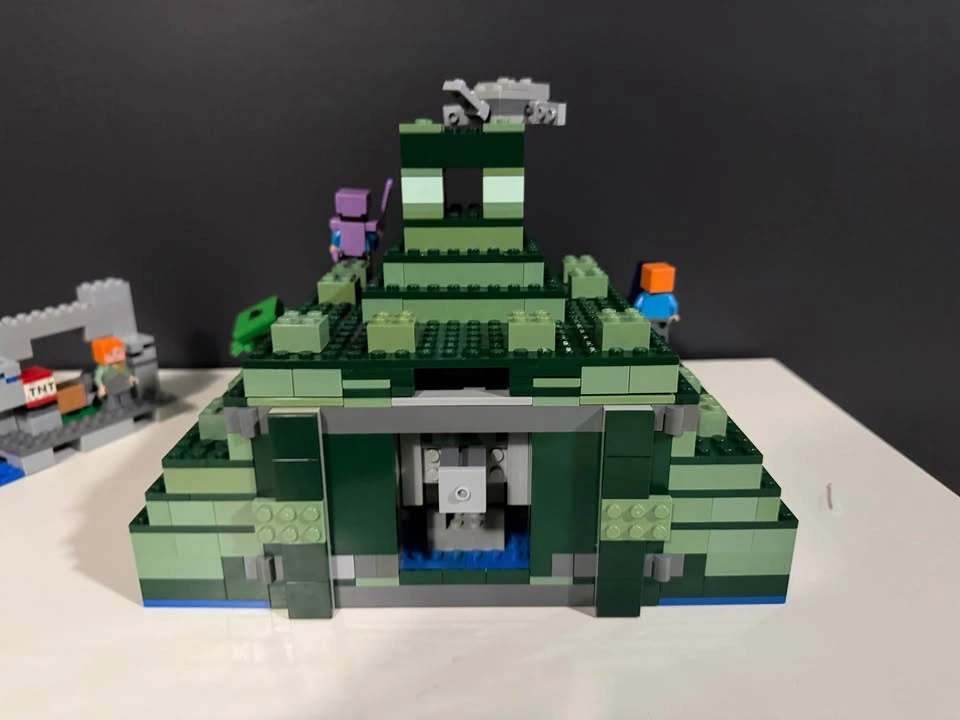 Lego Minecraft Ocean Monument - photo 5