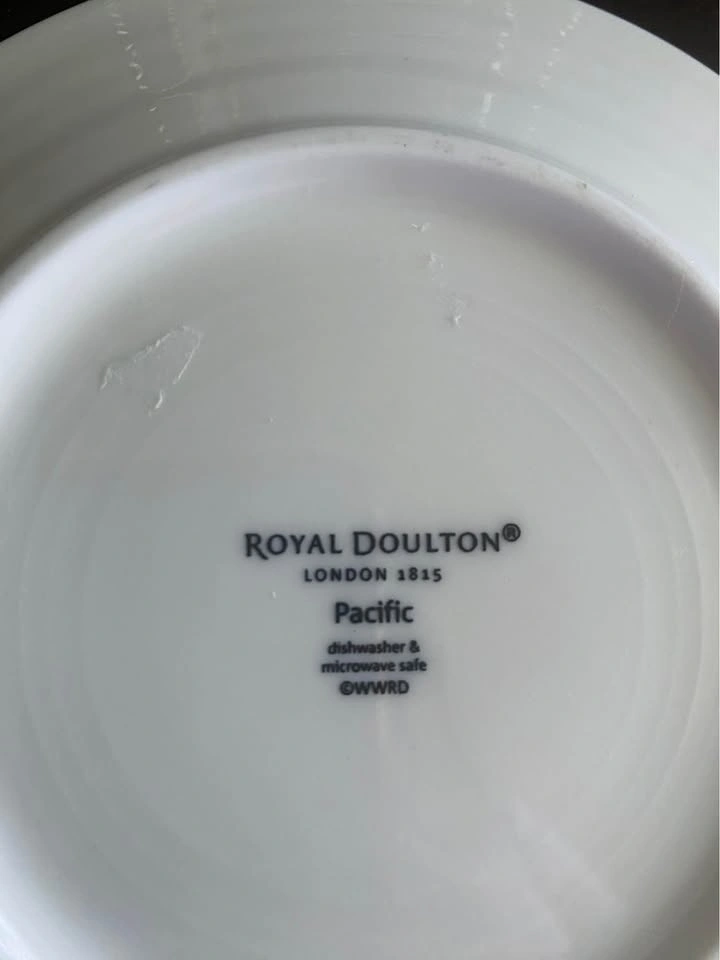 Set of 2 Royal Doulton Pacific Pattern 6 inch side plates - photo 2