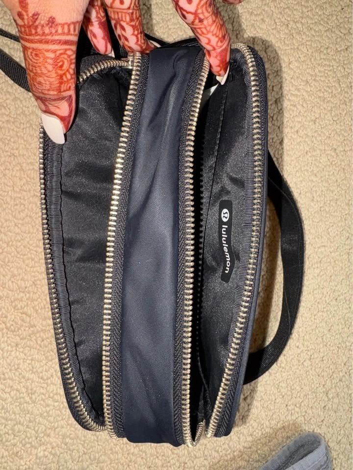 Lululemon Bag Bundle – Backpack & Crossbody - photo 3