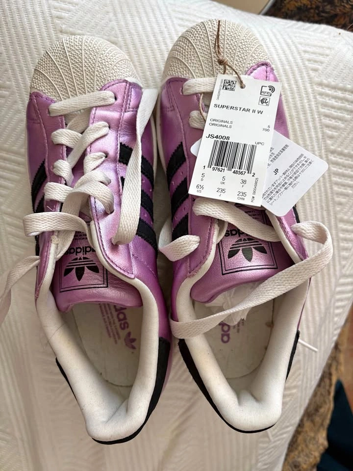 New Adidas Superstar 2