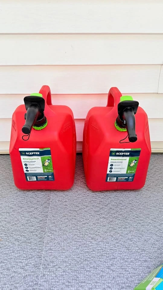 Scepter 5 gallon 18.9 L gas Jerry can with SmartControl