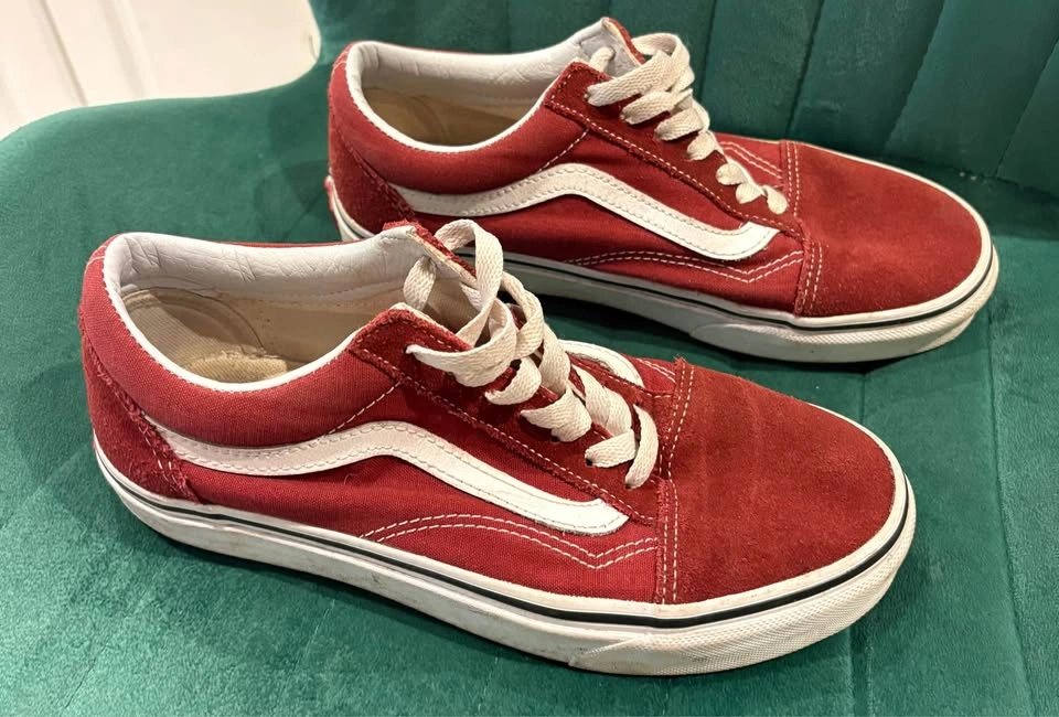 Vans Old Skool Maroon Sneakers - size 7 - photo 2