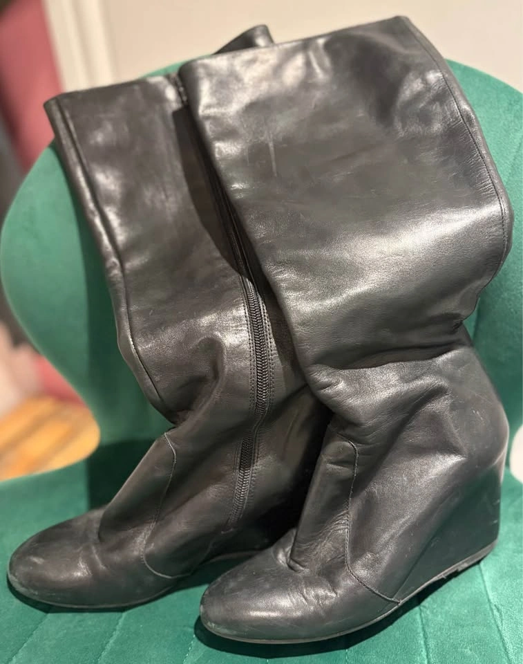 Browns Made in Italy Black Leather Wedge Boots- Size 7 - photo 2