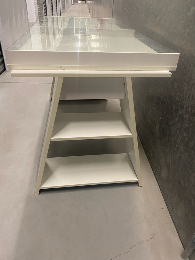 Glass top desk - photo 2