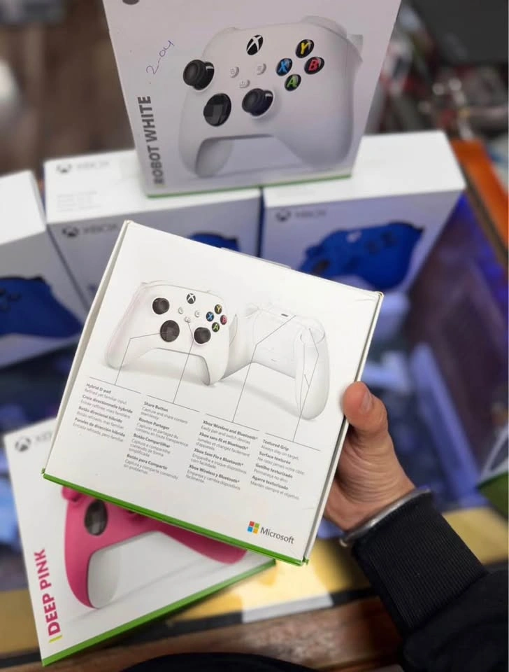 Brand New Xbox Controllers Sealed - photo 3
