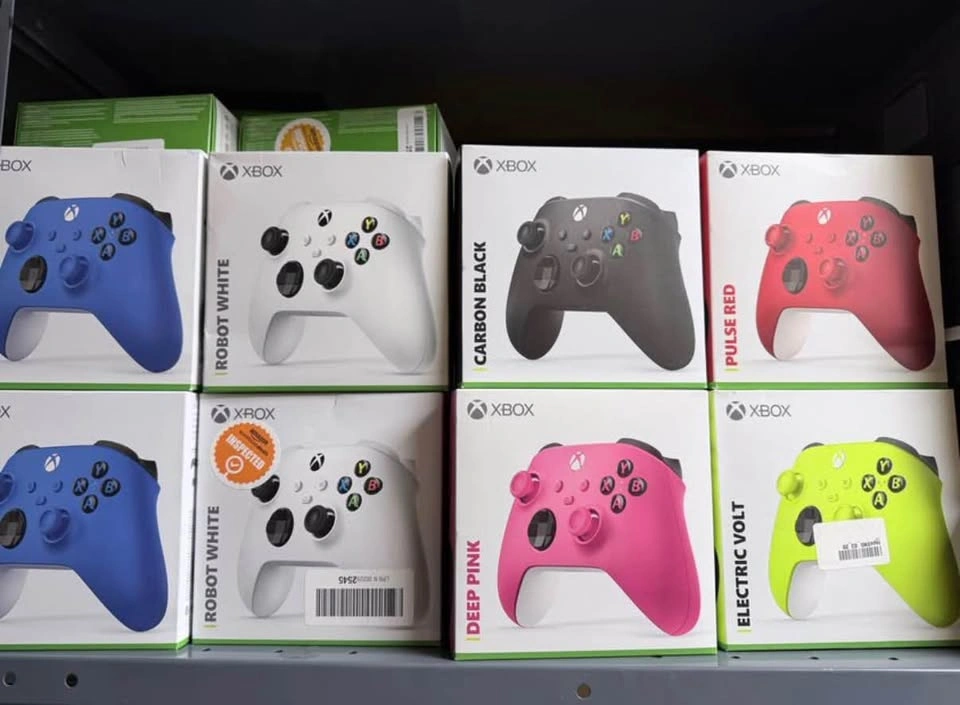 Brand New Xbox Controllers Sealed - photo 4