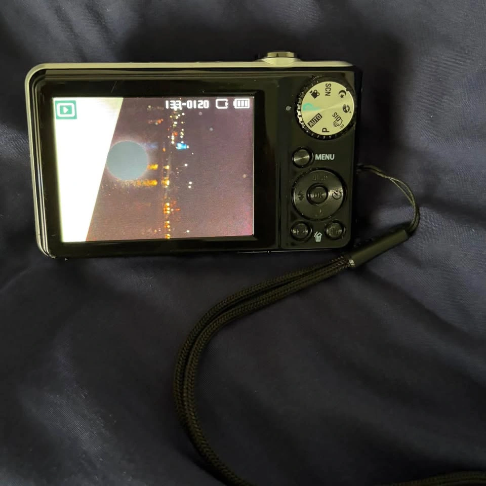 Digicam Samsung with Front Facing Camera (PL 100) - photo 3
