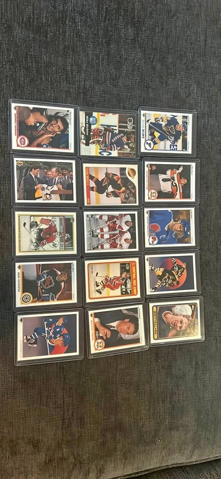 Vintage NHL Hockey Cards Lot - Savard, Richter, Neely, Sakic, Hu