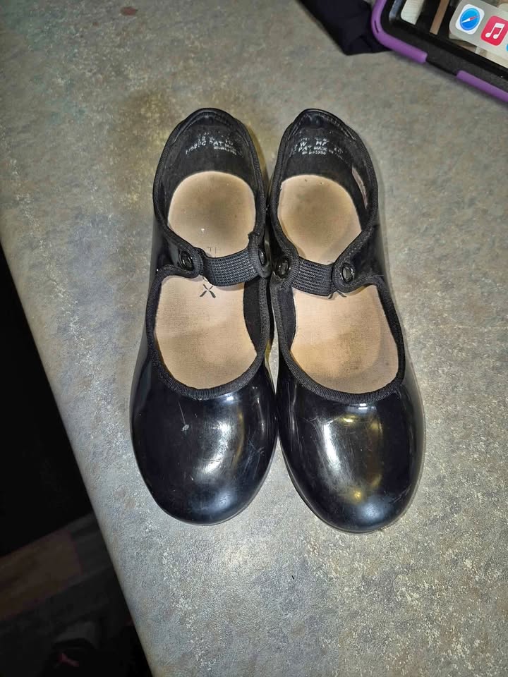 T12 Wide, Tap Shoes