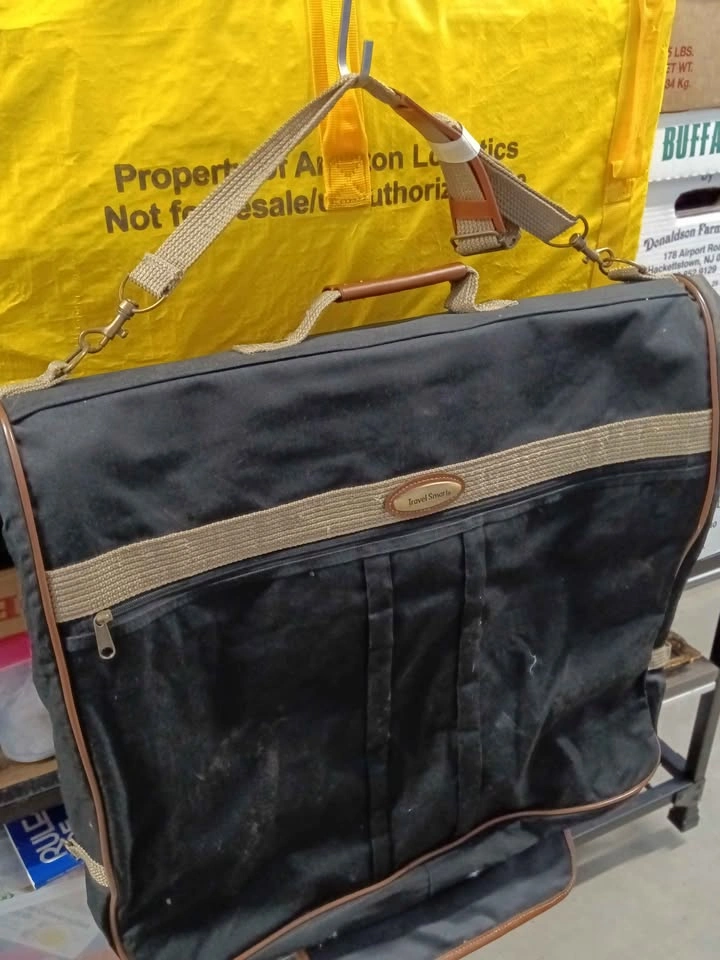 Travel Smart Garment Bag - photo 3