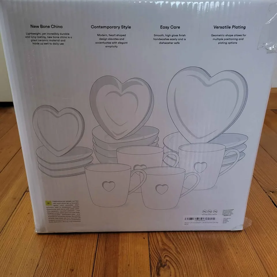 Dinnerware Set 16 PC Heart Shaped Plates & Bowls image indicator(6)