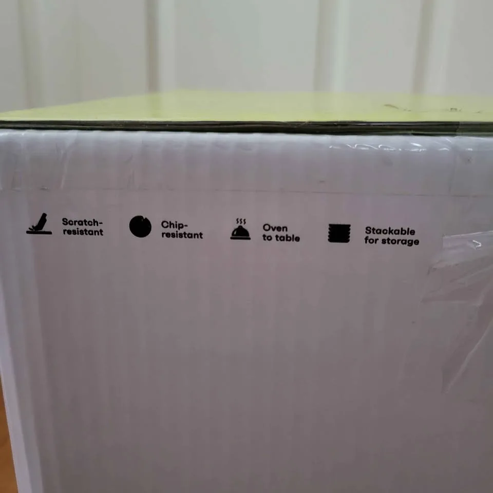 Dinnerware Set 16 PC Heart Shaped Plates & Bowls image indicator(9)