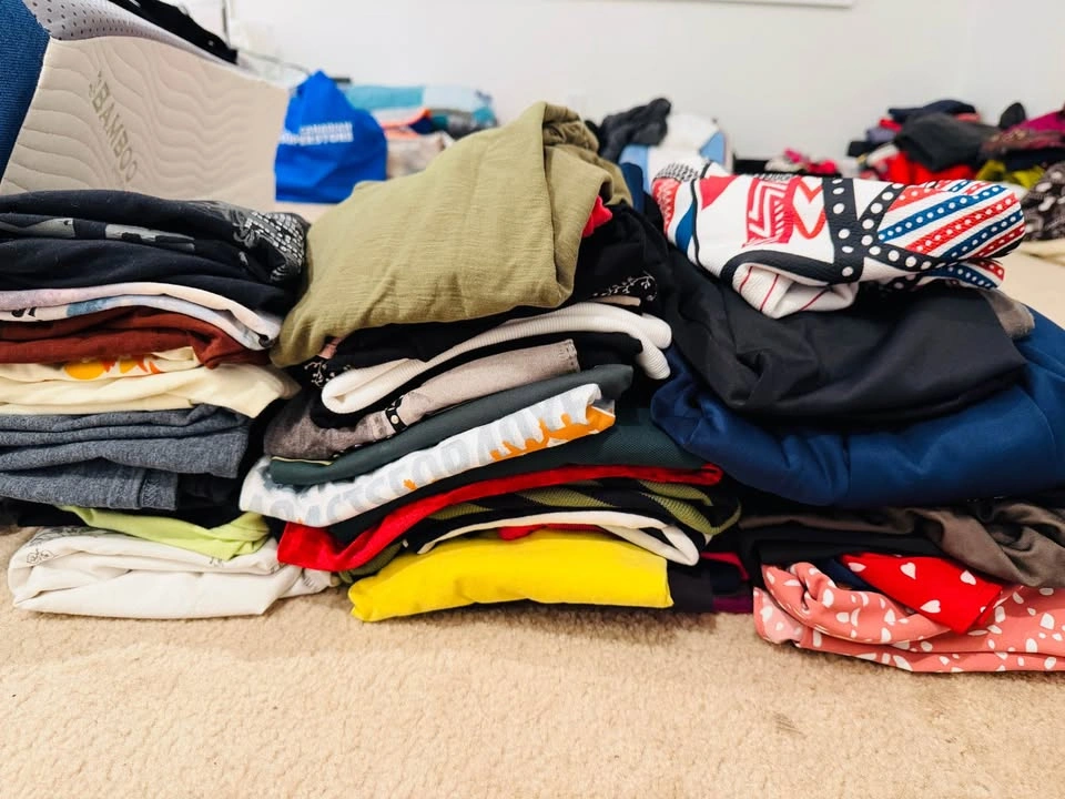 Women's Clothing, Boots, and Bags Bundle - photo 4