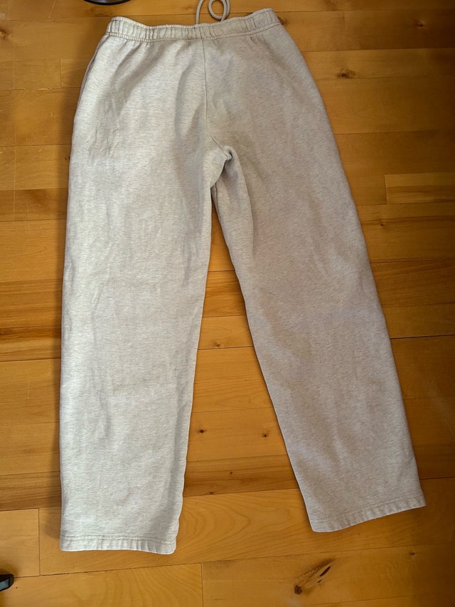 Aritzia light grey sweatpants