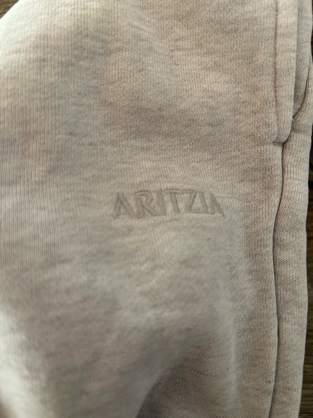 Aritzia light grey sweatpants - photo 2