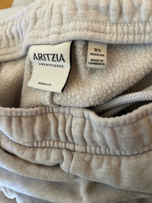 Aritzia light grey sweatpants - photo 3