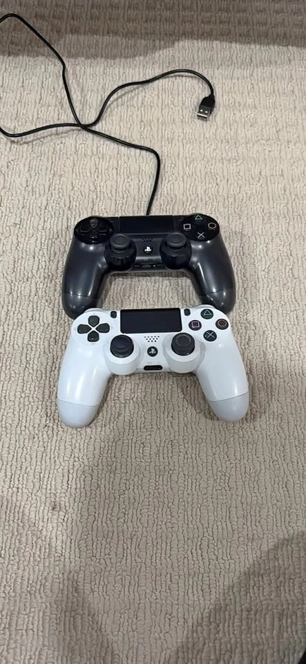 PlayStation 4 Controllers Black White