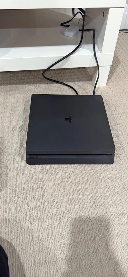 PlayStation 4 Console