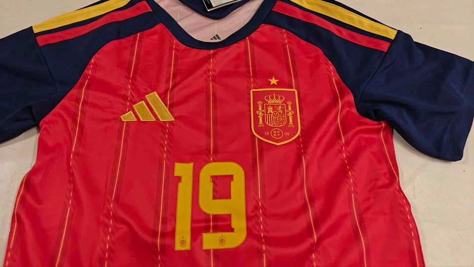 2026 World Cup Spain Lamine Yamal #19 Soccer Jersey Kit - photo 2