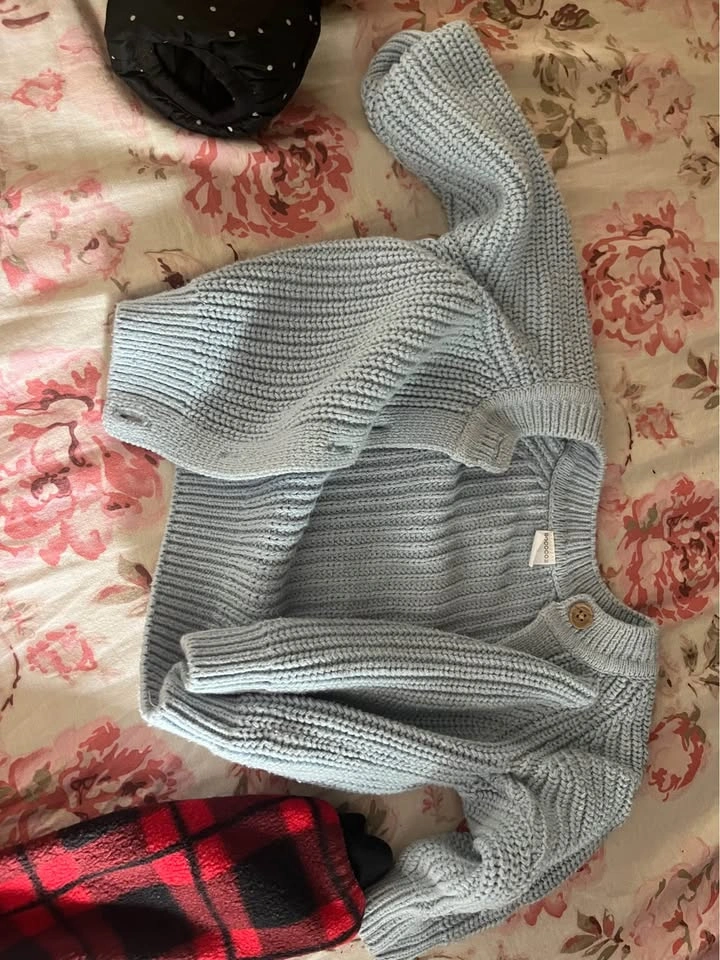 12 to 18 months old Baby Winter Clothing Bundle - photo 4