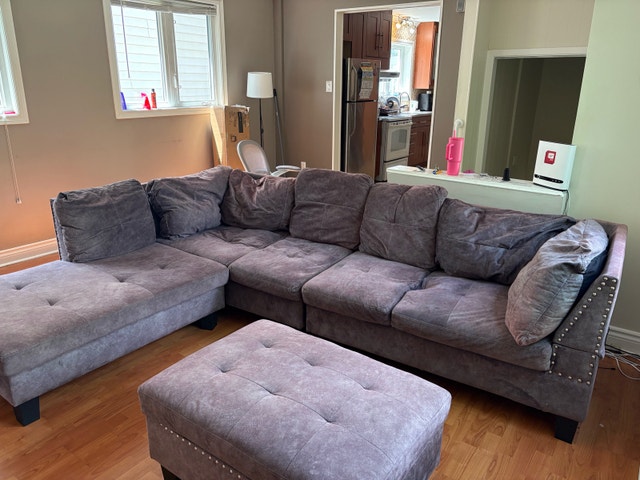 Large Grey Sectional Couch + Ottoman - photo 3