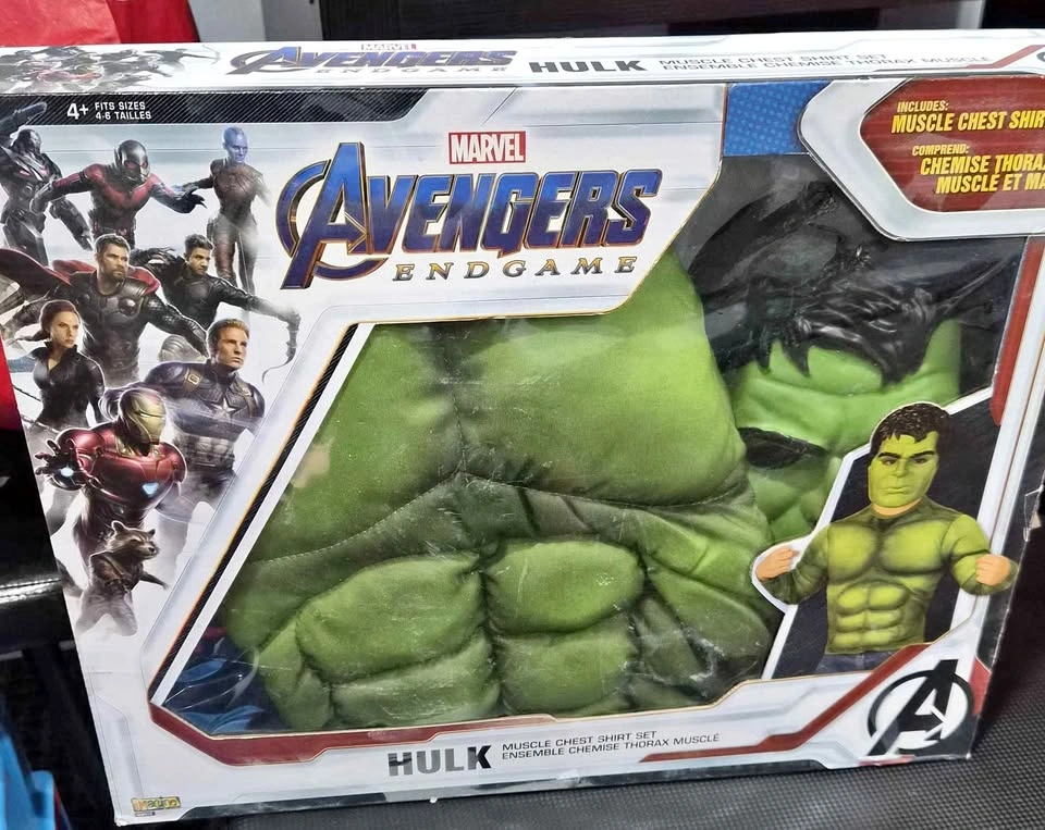 Brand New Marvel Avengers Endgame Hulk Muscle Chest & Mask Set (
