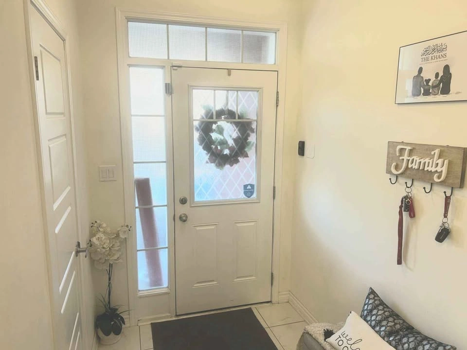 3 Beds 2.5 Baths - Townhouse - photo 3