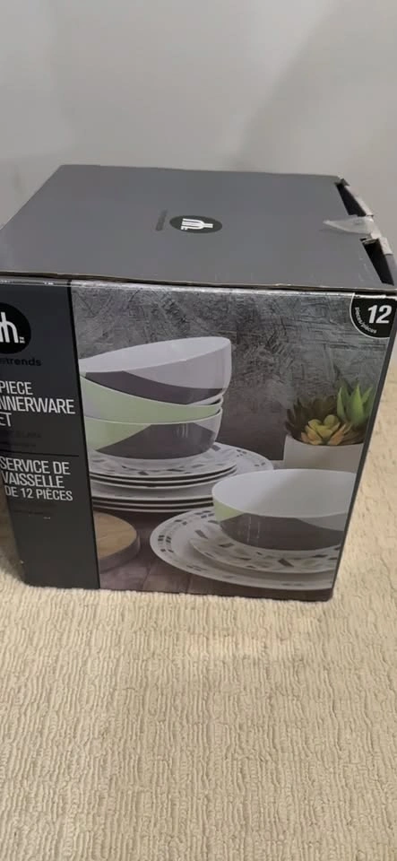Hometrends 12 Piece Porcelain Dinnerware Set - photo 4