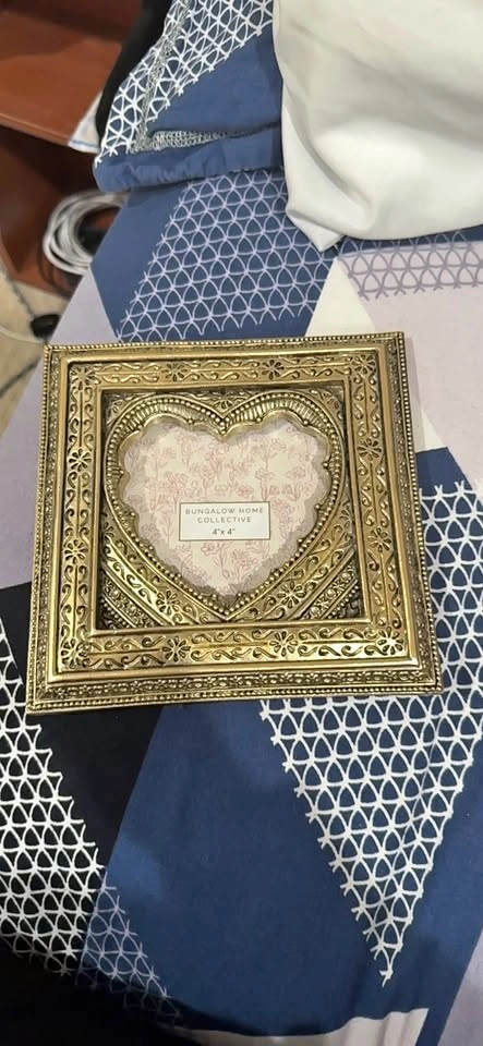 Bungalow Home Collective 4x4 Heart Shaped Picture Frame