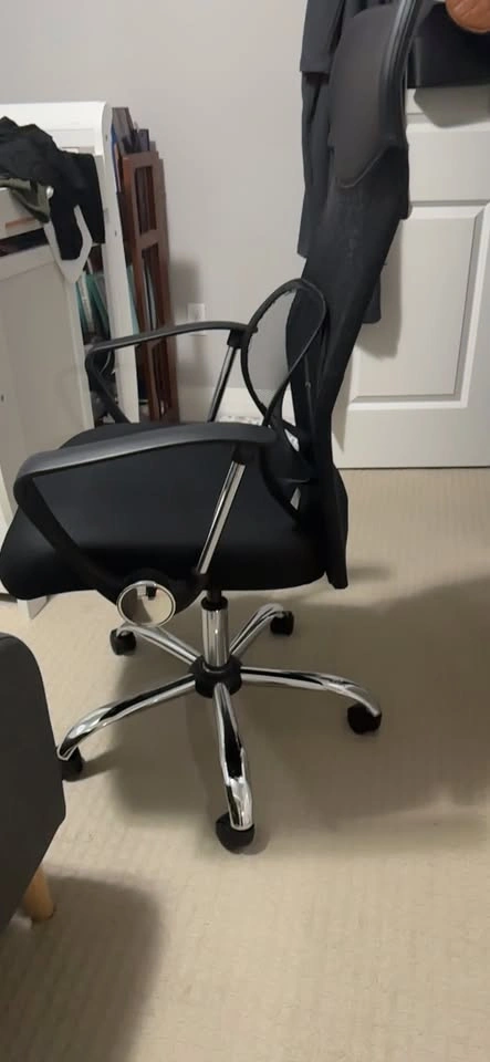 Black Mesh Office Chair - photo 3
