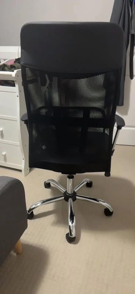Black Mesh Office Chair - photo 4