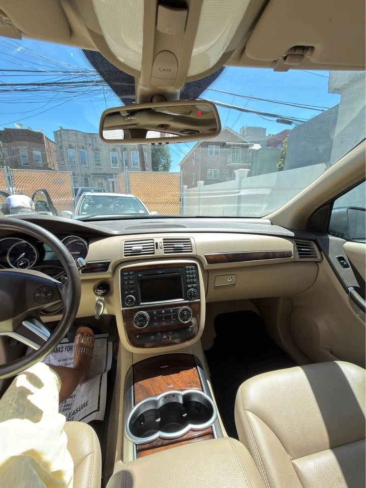 2011 Mercedes-Benz R-Class · 4matic - photo 3